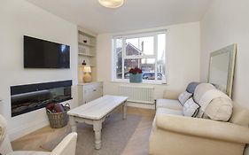 Modern 3 Bed Beautiful House In York